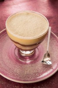 Pavê de leite em pó com creme de avelã (Fortini)