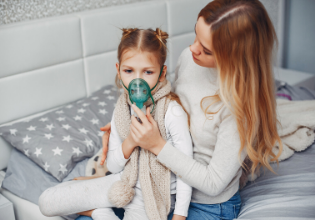 Guia para pais iniciarem as crianças na terapia inalatória – ajudando as crianças a se acostumarem com a nebulização
