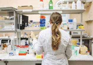 Revisão das alternativas terapêuticas para as infecções recorrentes na fibrose cística